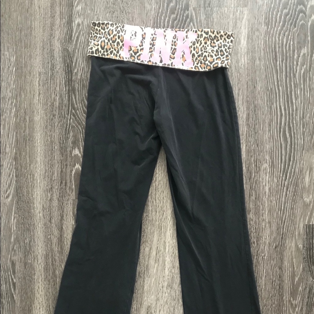 PINK leaped yoga pants